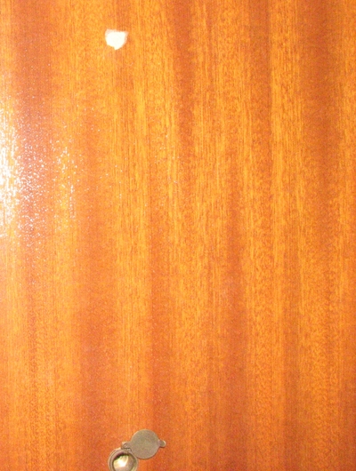 IMG_0055 Desconchado en la puerta por culpa de la cinta americana
